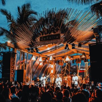 Viva Caraíva 2026 promete cinco dias de festa e atração internacional inédita no Réveillon da Bahia