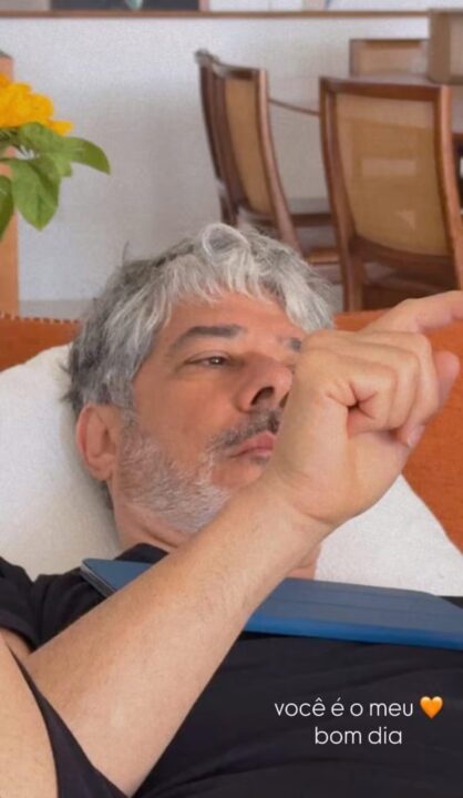 William Bonner surge à vontade após se despedir do ‘Jornal Nacional’, e esposa se declara