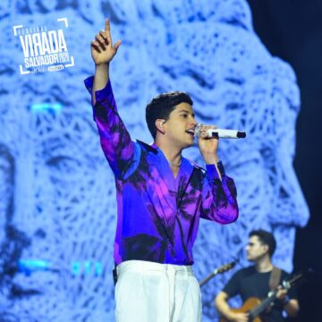 Léo Foguete abre Festival Virada Salvador em clima de festa na Arena O Canto da Cidade
