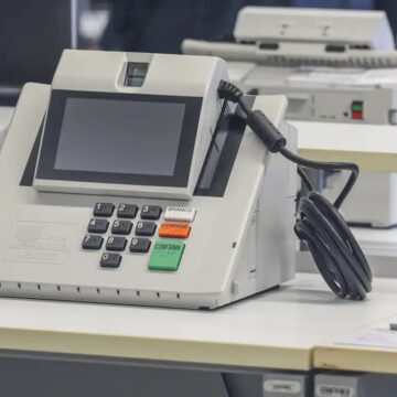 TSE encerra teste público de segurança das urnas que serão utilizadas nas eleições de 2026