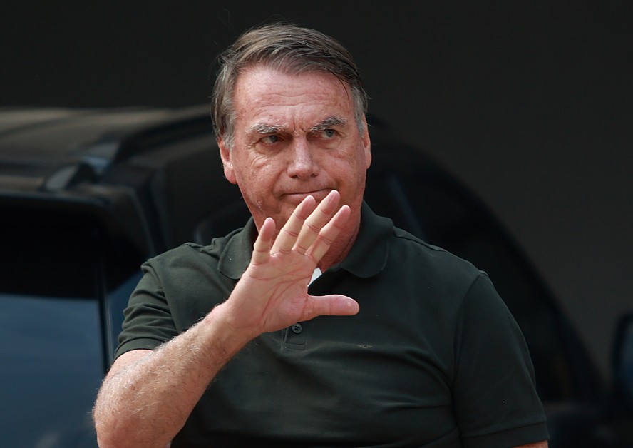 Ex-presidente Jair Bolsonaro tem previsão de alta após cirurgias