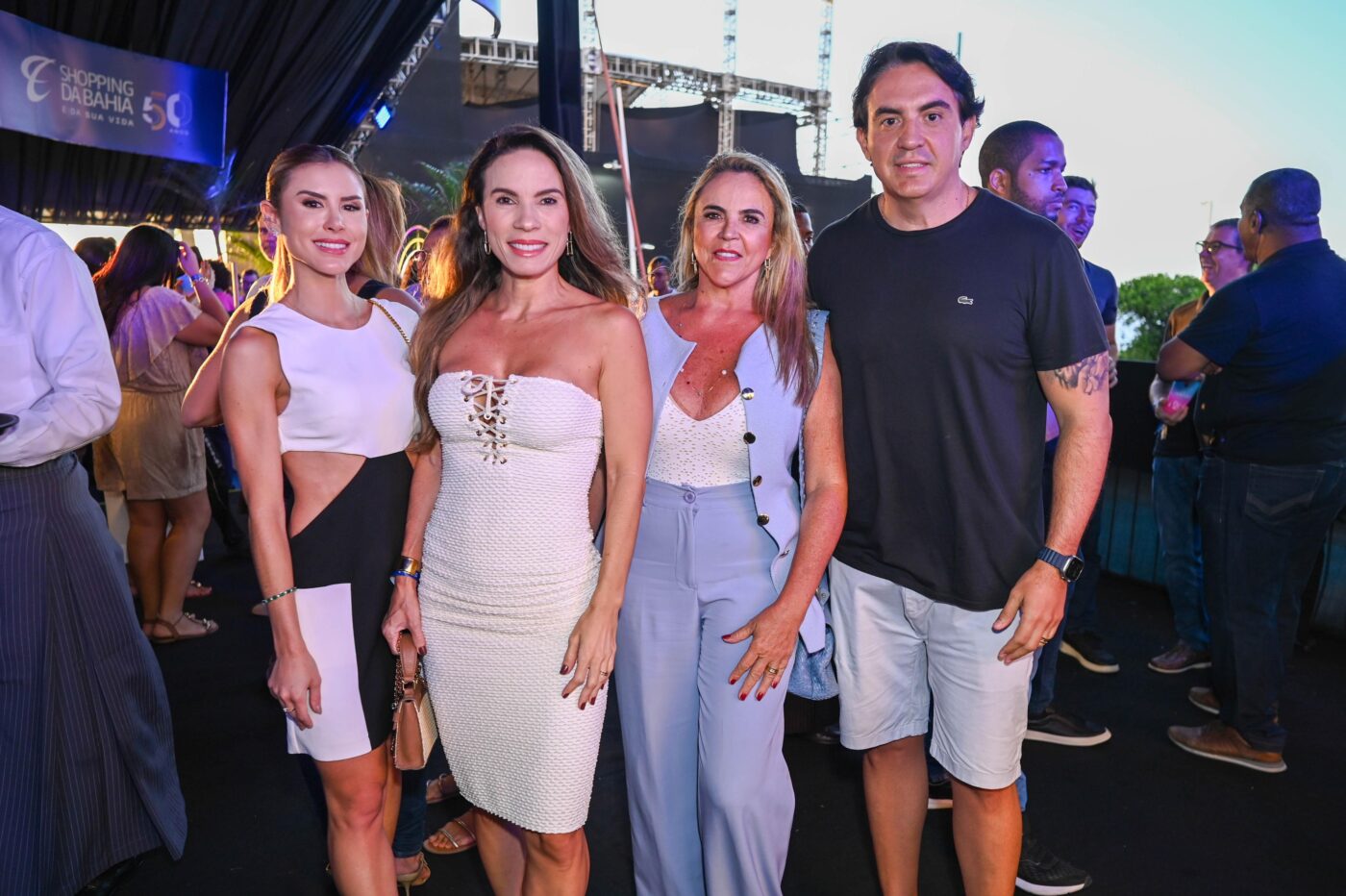 Ingrid, Eliane, Soraia e Wilker Campos