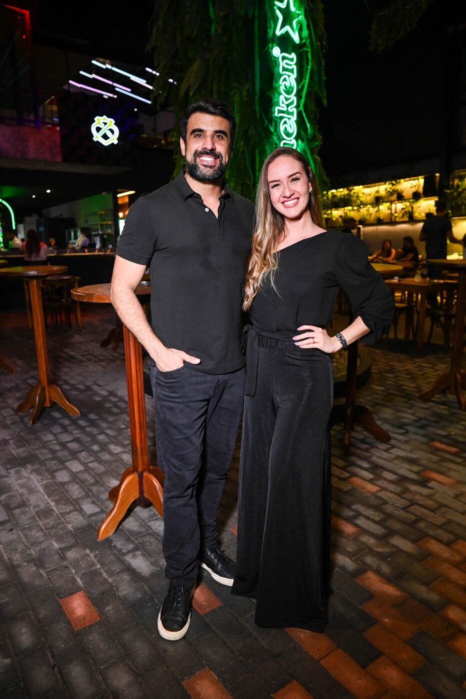 Thiago Hanna e Thainá Brito