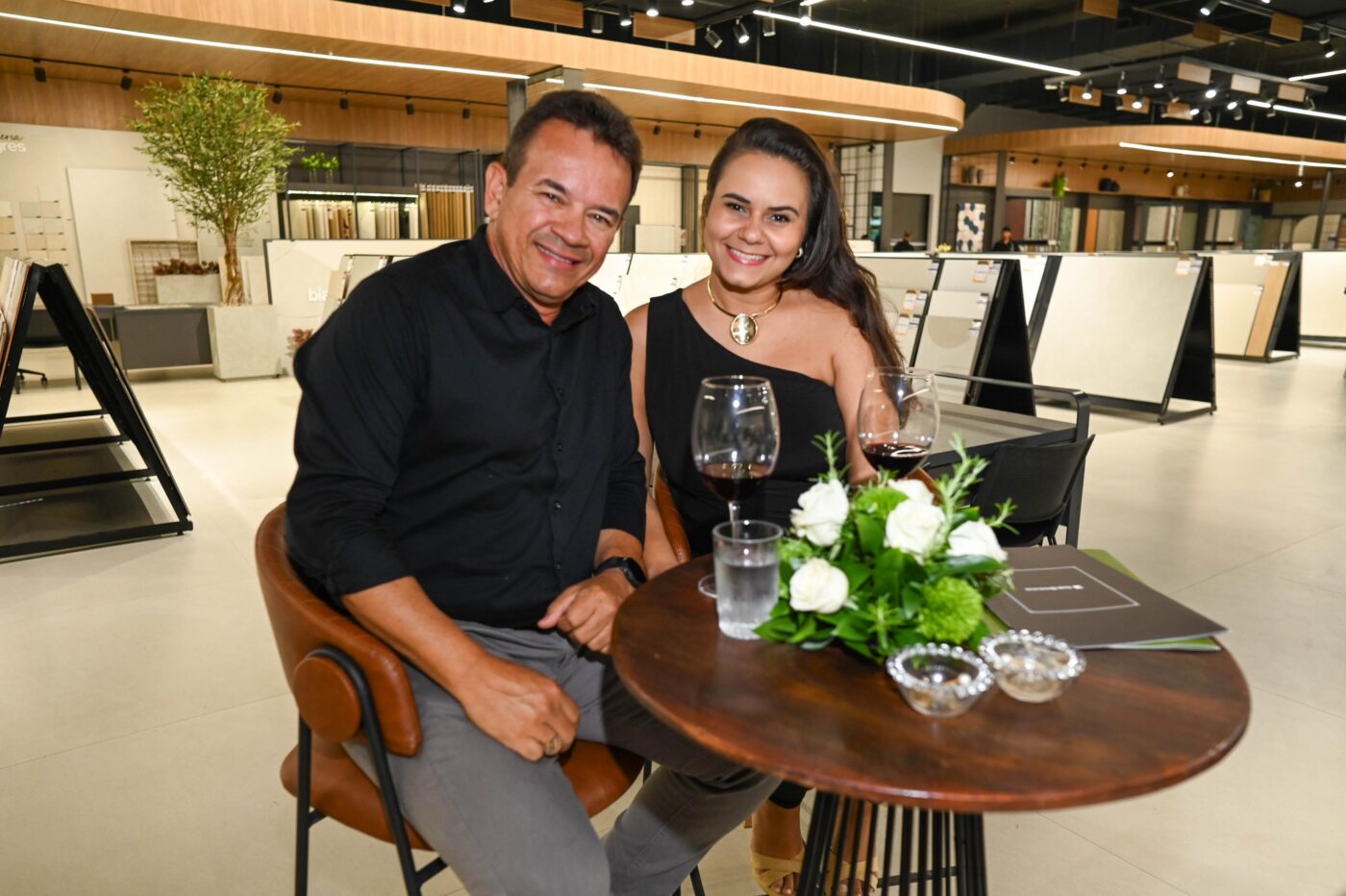 Luciano Marques e Queilla Barbosa