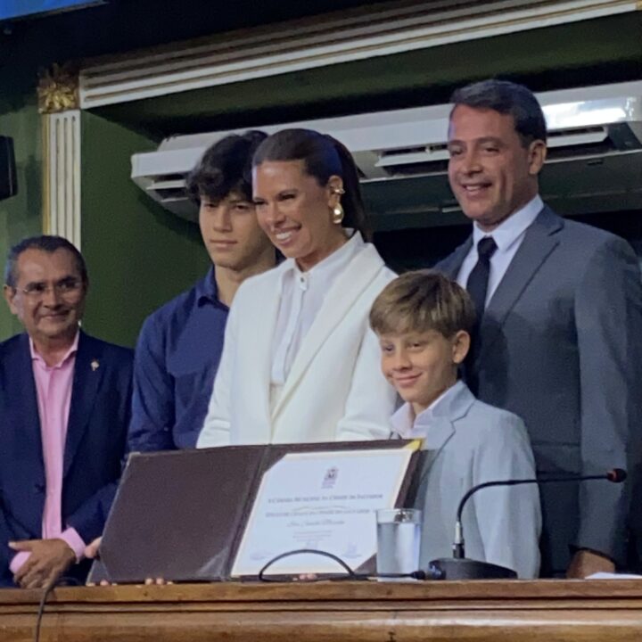 Camila Marinho recebe Título de Cidadã Soteropolitana em cerimônia na Câmara Municipal