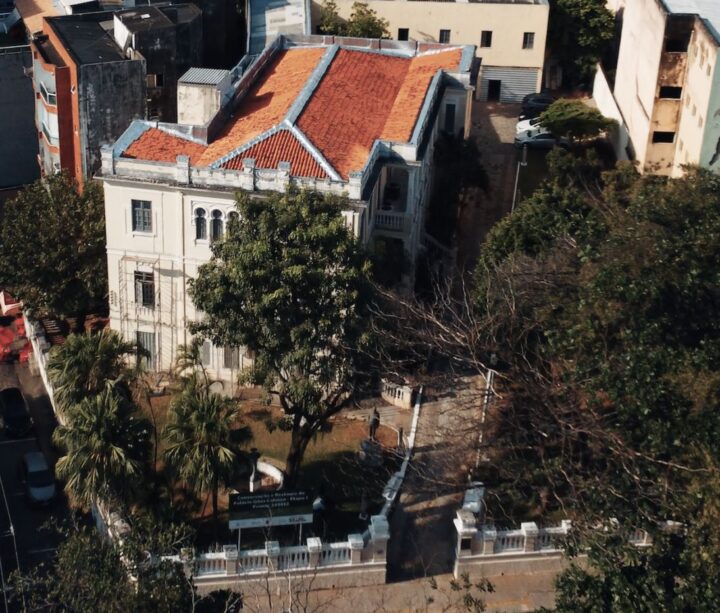 Academia de Letras da Bahia entrega obra de restauro do Palacete Góes Calmon