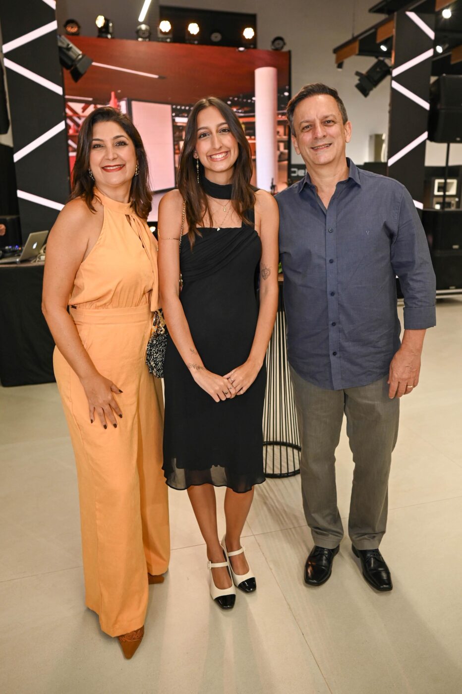 Alessandra Passarinho, Larissa Sena e Douglas Costa