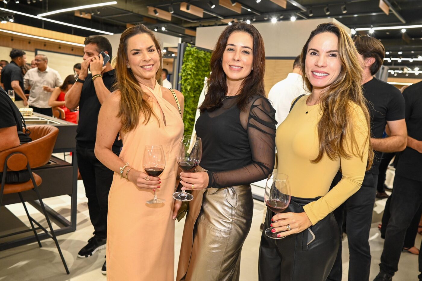 Luana Tanuri, Eveline Portela e Eliane Campos