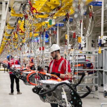 BYD ultrapassa 2 mil trabalhadores na Bahia e acelera produção em Camaçari