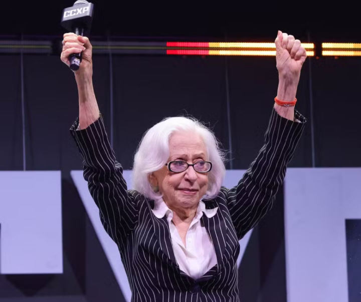 Aos 96 anos, Fernanda Montenegro é ovacionada em aparição na CCXP25