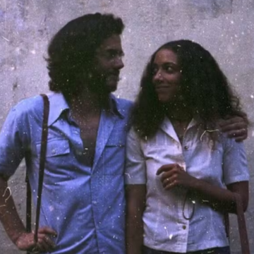 Alice Carvalho brinca sobre Wagner Moura não ter redes sociais após indicação ao Globo de Ouro