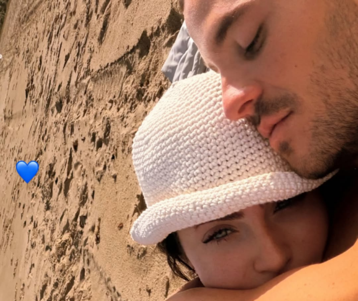 Jade Picon e André Lamoglia curtem dia de praia em Pernambuco