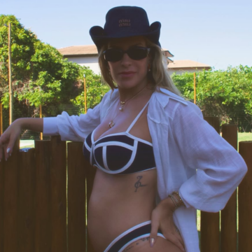 Lore Improta exibe barrigão na Praia do Forte; veja fotos