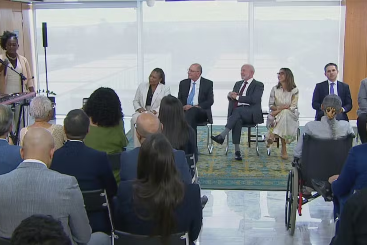 Lula assina decreto que reconhece música gospel como expressão da cultura brasileira