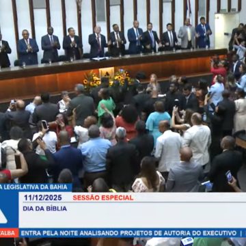 Alba realiza sessão especial para comemorar Dia da Bíblia