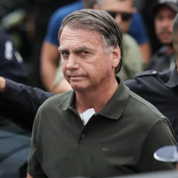 Após crise de soluços e pressão alta, Bolsonaro fará novo procedimento nesta segunda (29)