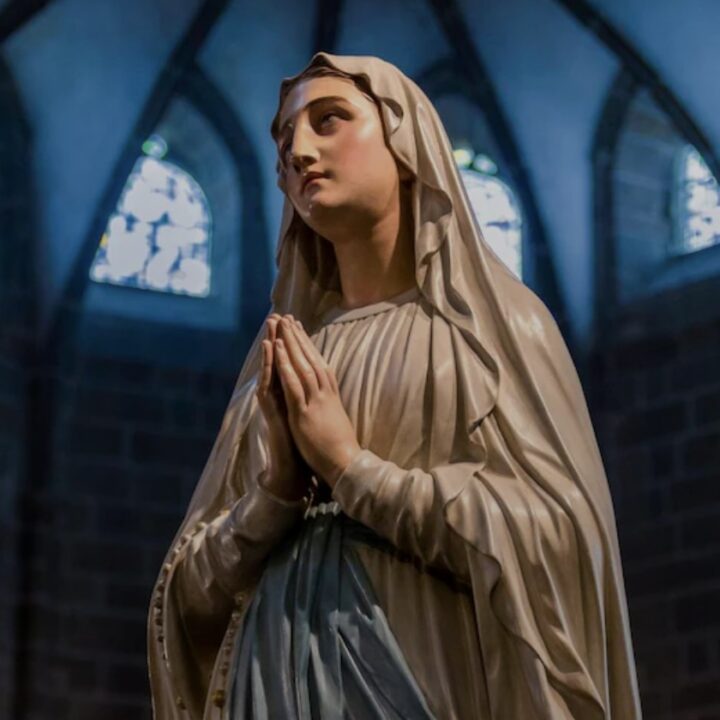 Hora da Graça Universal: entenda a tradição de fé realizada ao meio-dia desta segunda (8)