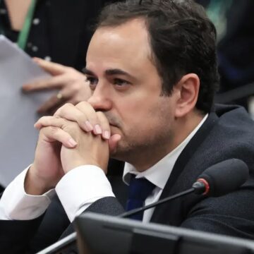 Câmara derruba cassação e aprova suspensão de seis meses para Glauber Braga; entenda articulação