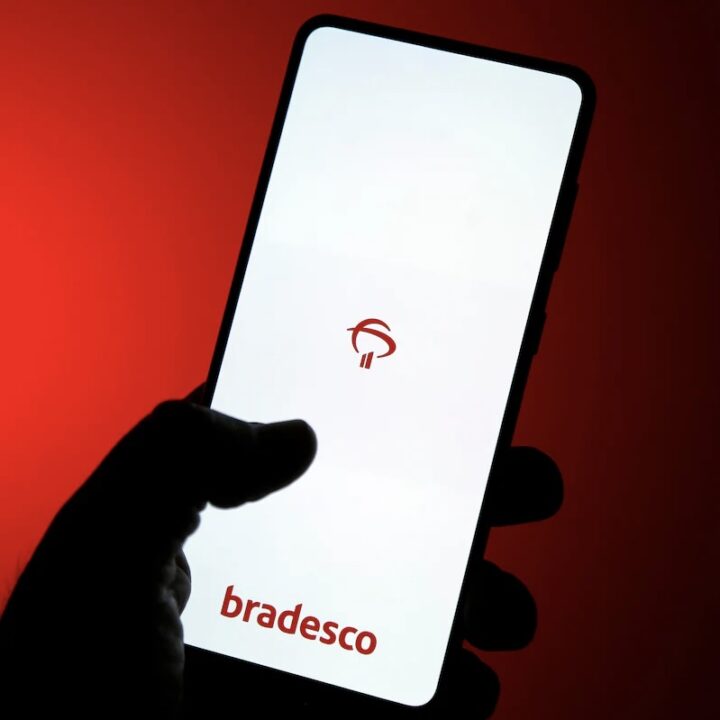 Bradesco fora do ar? Clientes relatam falhas no app nesta sexta-feira (12)
