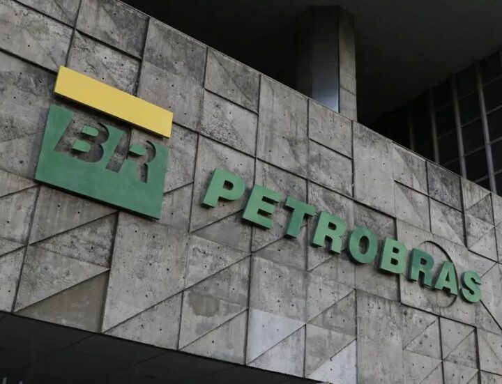 Refinarias e plataformas param atividades em greve nacional contra proposta da Petrobras