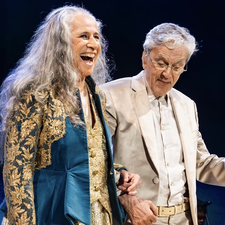 Show da turnê histórica de Caetano Veloso e Maria Bethânia será exibido na TV Globo nesta terça (16)