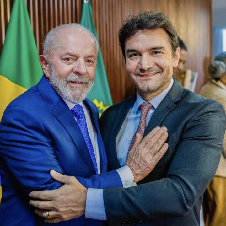 Lula anuncia saída de Sabino do Ministério do Turismo