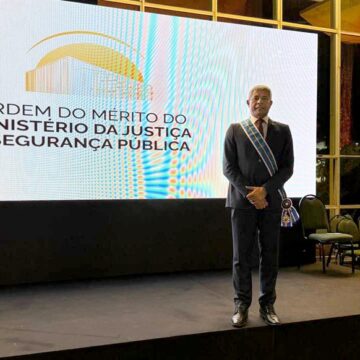 Governador da Bahia é condecorado com uma das maiores honrarias do Ministério da Justiça