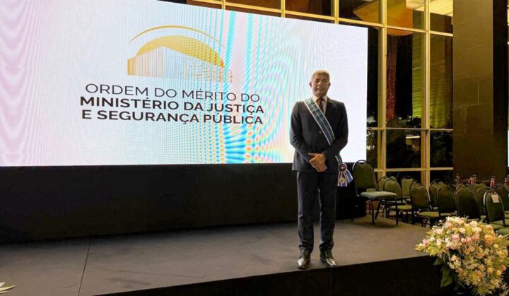 Governador da Bahia é condecorado com uma das maiores honrarias do Ministério da Justiça