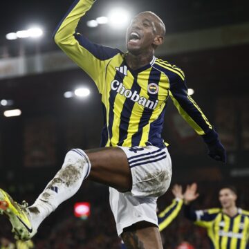 Feirense, Talisca marca “hat-trick” perfeito e lidera goleada do Fenerbahçe na Europa League