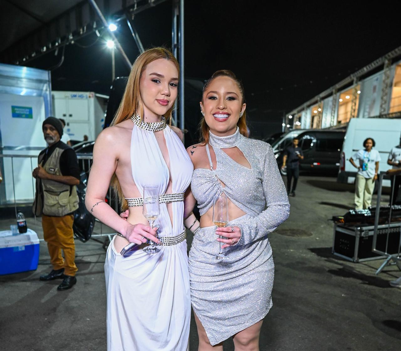 Júlia Ribeiro e Mari Fernandez
