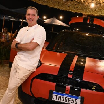 Maior campeão da MINI Challenge no mundo, Patrick Gonçalves é homenageado em Salvador