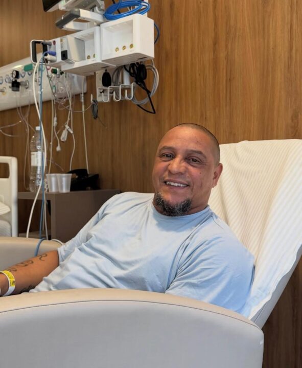 Roberto Carlos esclarece cirurgia cardíaca e diz estar bem: “não há motivo para alarde”