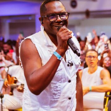 Tatau comanda ensaios de Verão no Rio Vermelho