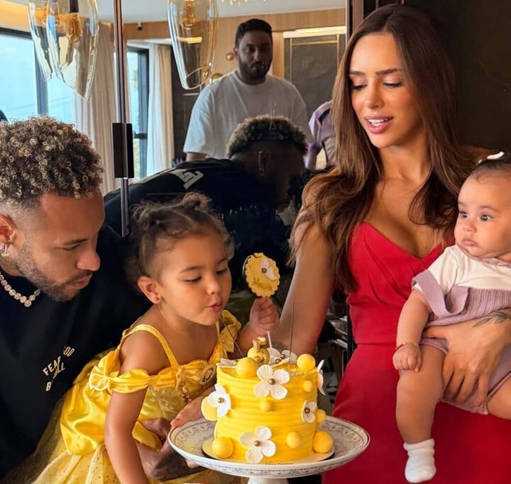 Bruna Biancardi e Neymar celebram cinco meses da filha Mel; veja fotos