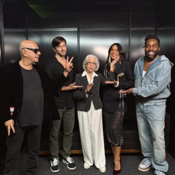 Lázaro Ramos se declara após encontro com Fernanda Montenegro e Bruna Marquezine: “Tsunami de amor”