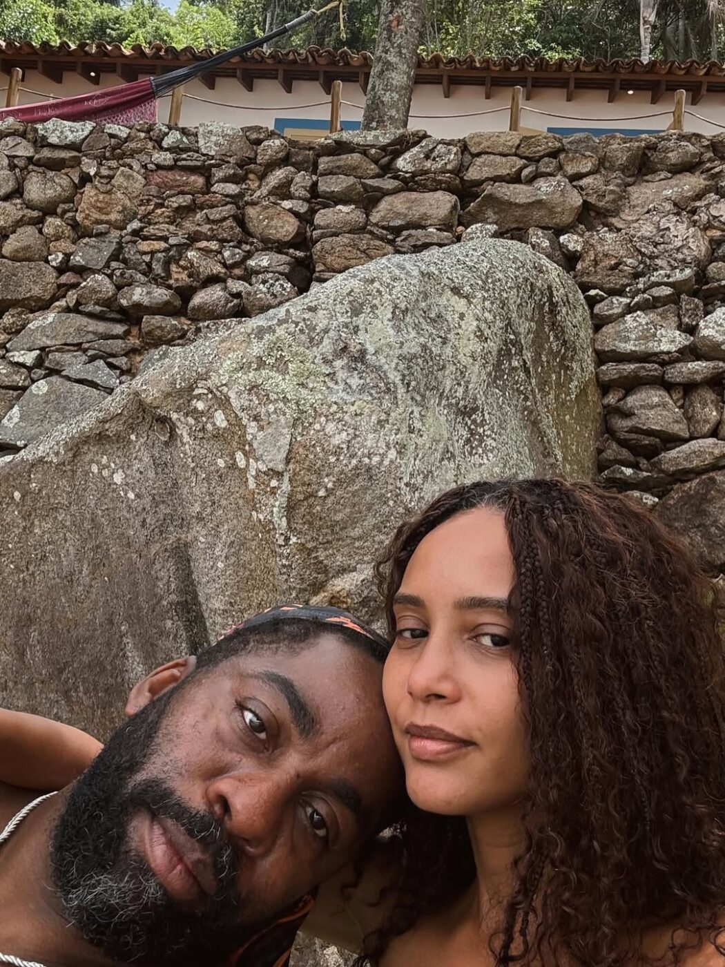 Lázaro Ramos e Taís Araujo curtem dias de descanso em clima de romance: “Pausas que a vida dá”