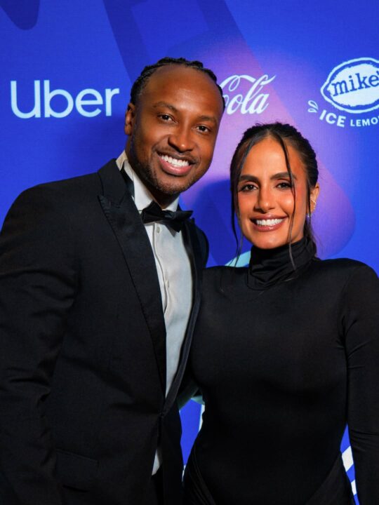 Thiaguinho ganha declaração de Carol Peixinho após evento especial: “Homenagem mais que merecida”