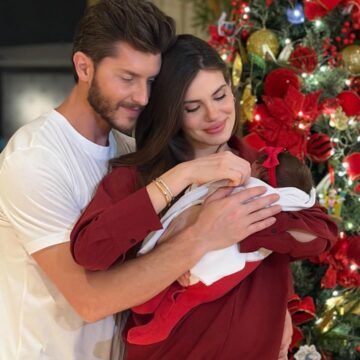 Camila Queiroz e Klebber Toledo exibem cliques inéditos com a filha Clara: “Abençoados por ter você”