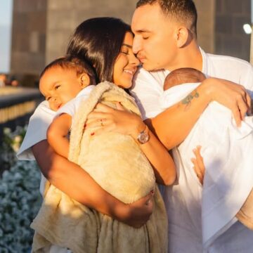 Ary Mirelle compartilha registros inéditos do batismo dos seus filhos com João Gomes no Cristo Redentor