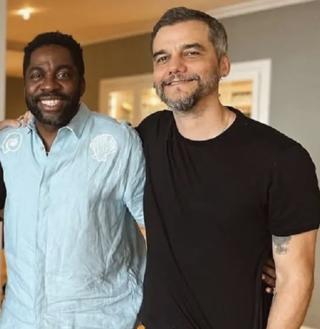 Lázaro Ramos celebra sucesso de Wagner Moura na corrida pelo Oscar: “Faz tempo que eu não via meu amigo tão feliz”