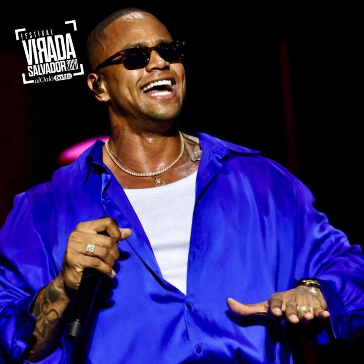 Léo Santana relembra hits da carreira em show no Festival Virada Salvador