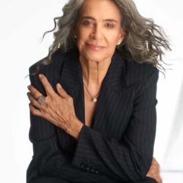 “Então é Natal”: Simone completa 76 anos e celebra três décadas da música de sucesso