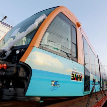 Primeiros trens do VLT chegam a Salvador nesta quarta (3) e antecipam nova fase do projeto