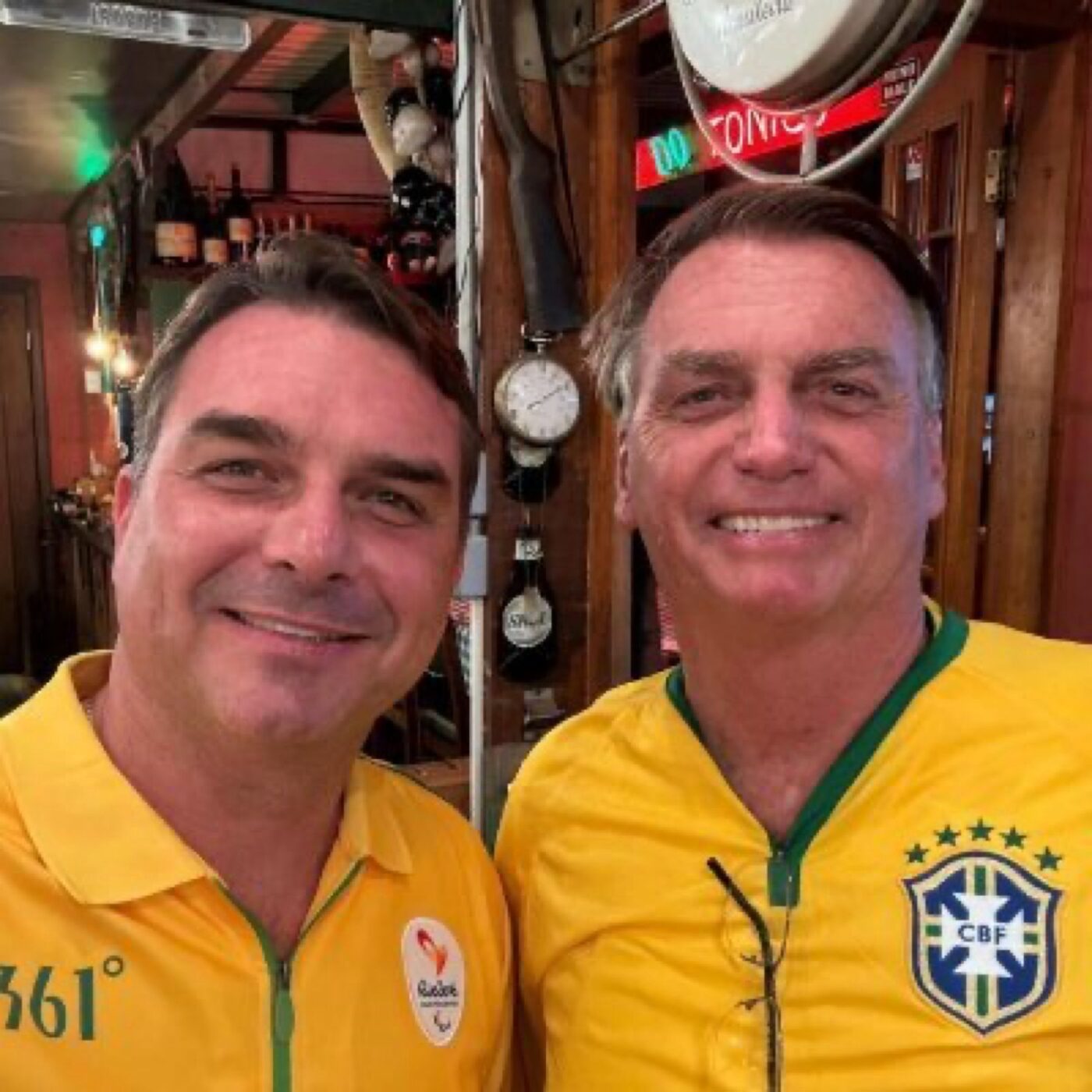 Flávio Bolsonaro afirma ter sido escolhido pelo pai para disputar a Presidência em 2026