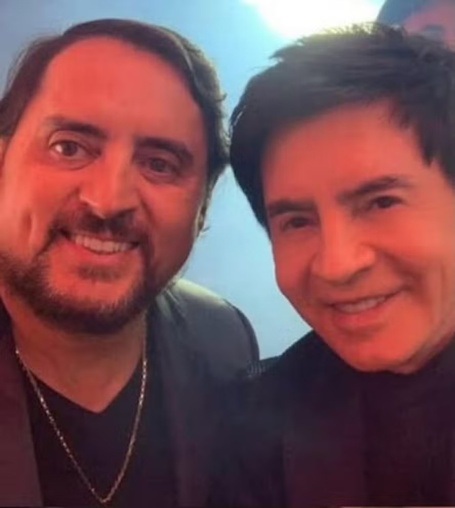 Xororó lamenta morte do irmão em acidente de trânsito: ‘Nosso caçula’