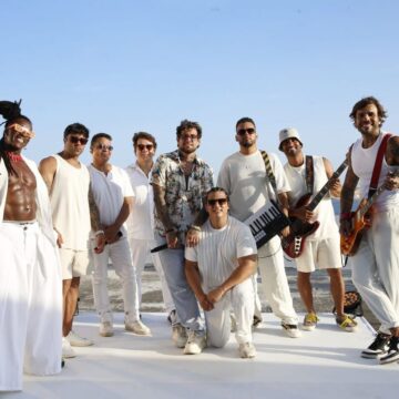 Banda Jammil abre temporada de Verão com show ao pôr do sol em Salvador