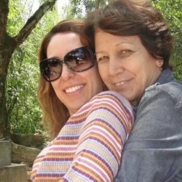 Esposa de William Bonner emociona ao falar sobre morte da mãe: ‘Que sorte a minha por tê-la chamado de mãe’