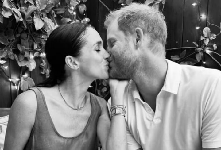 Filhos do Príncipe Harry e Meghan Markle fazem aparição raríssima em vídeo de Natal; veja