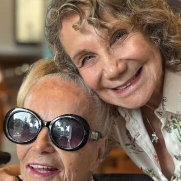 Íris Bruzzi reaparece ao receber a visita de Sylvia Massari no Retiro dos Artistas