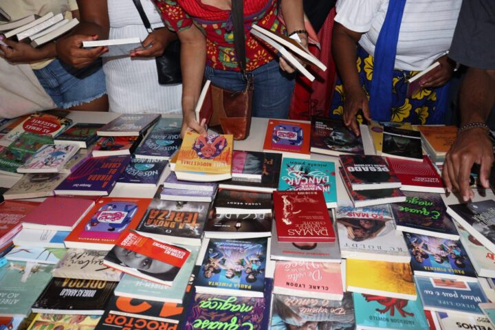 Evento literário arrecada doações para o Martagão Gesteira e celebra leitura infantil em Salvador